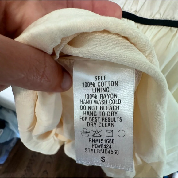 Momni Monochromatic Black and White with Contrast Lining Midi Dress Small 1543 - Picture 8 of 13